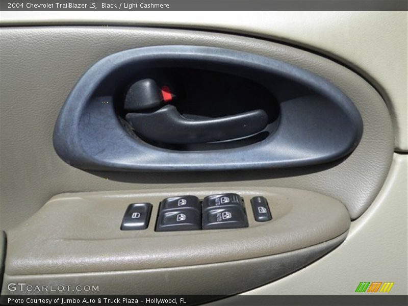 Black / Light Cashmere 2004 Chevrolet TrailBlazer LS