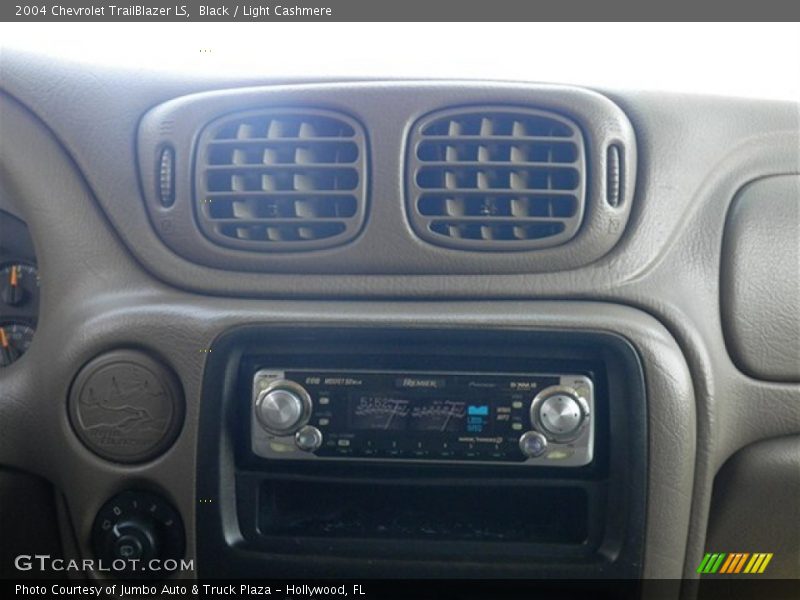 Black / Light Cashmere 2004 Chevrolet TrailBlazer LS