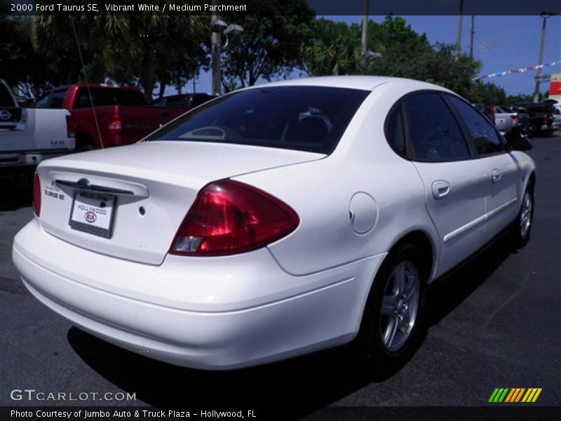 Vibrant White / Medium Parchment 2000 Ford Taurus SE