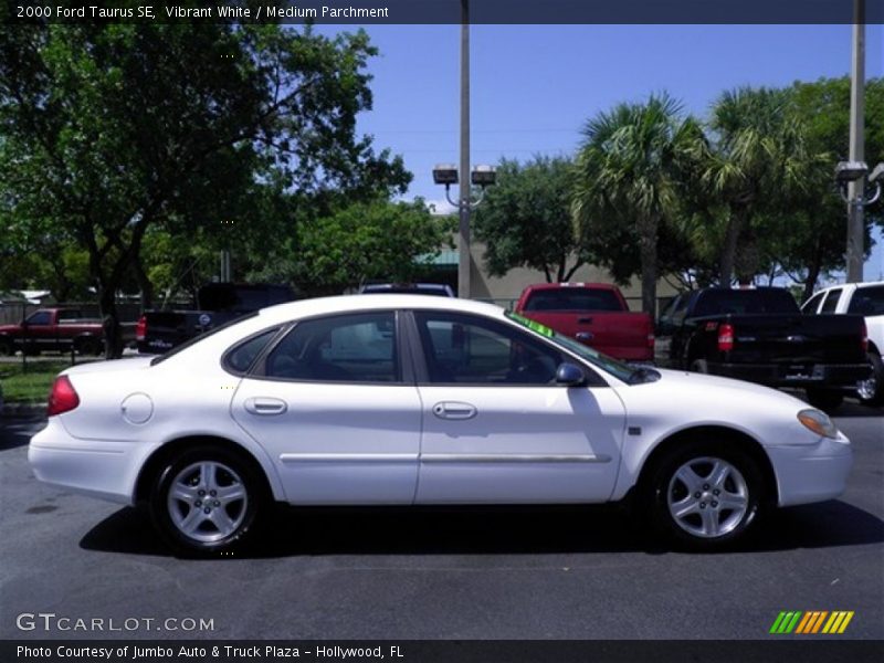 Vibrant White / Medium Parchment 2000 Ford Taurus SE