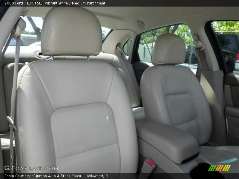 Vibrant White / Medium Parchment 2000 Ford Taurus SE