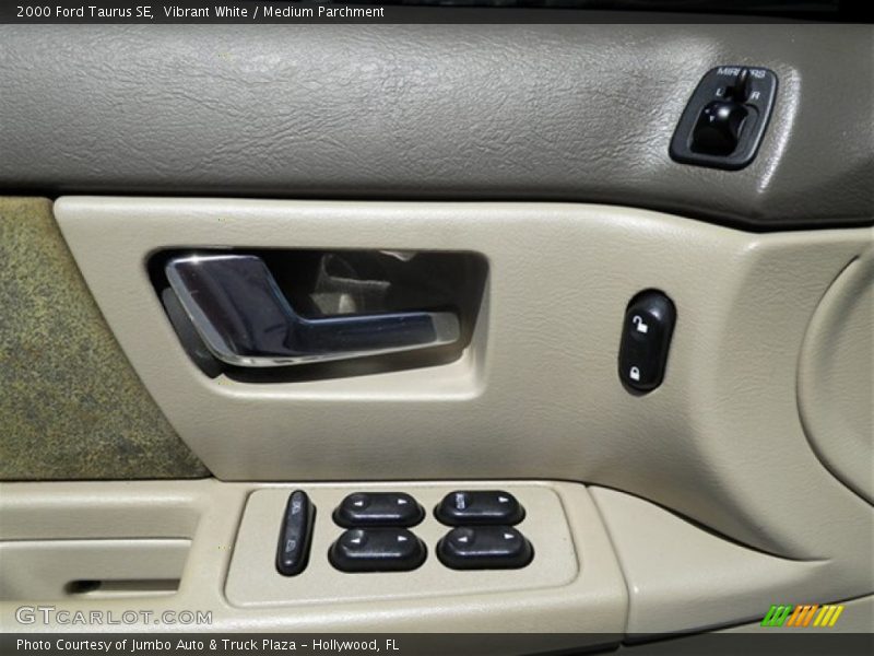 Vibrant White / Medium Parchment 2000 Ford Taurus SE