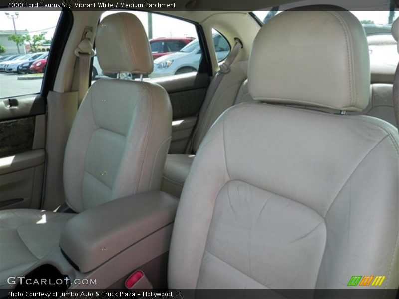 Vibrant White / Medium Parchment 2000 Ford Taurus SE