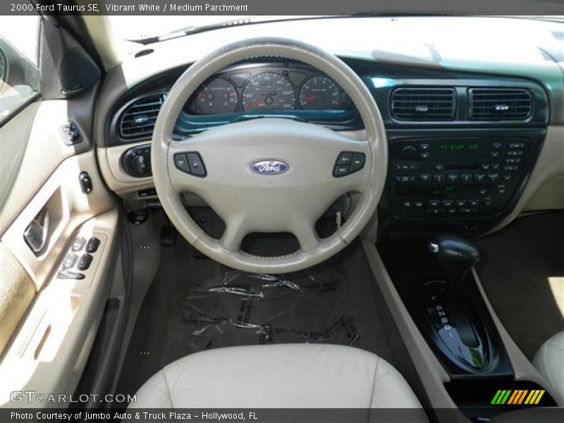 Vibrant White / Medium Parchment 2000 Ford Taurus SE