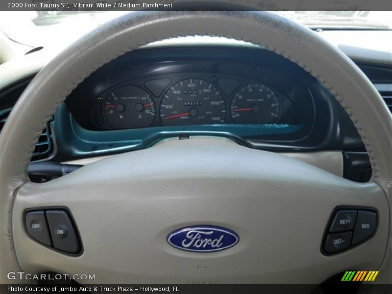 Vibrant White / Medium Parchment 2000 Ford Taurus SE