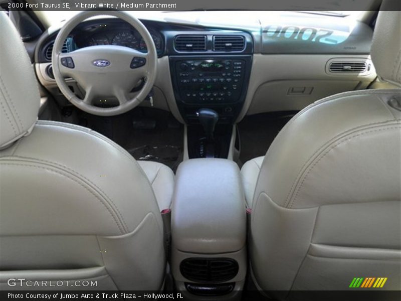 Vibrant White / Medium Parchment 2000 Ford Taurus SE