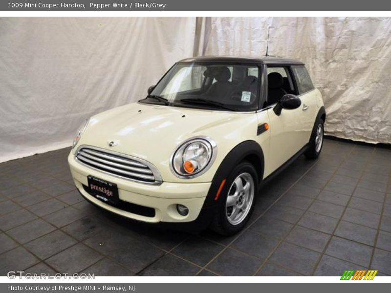 Pepper White / Black/Grey 2009 Mini Cooper Hardtop