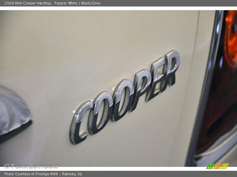 Pepper White / Black/Grey 2009 Mini Cooper Hardtop