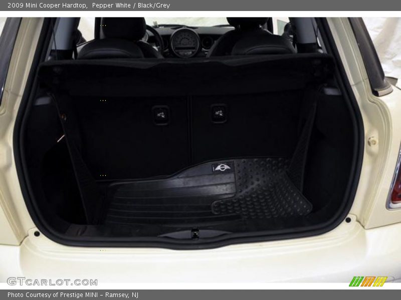 Pepper White / Black/Grey 2009 Mini Cooper Hardtop