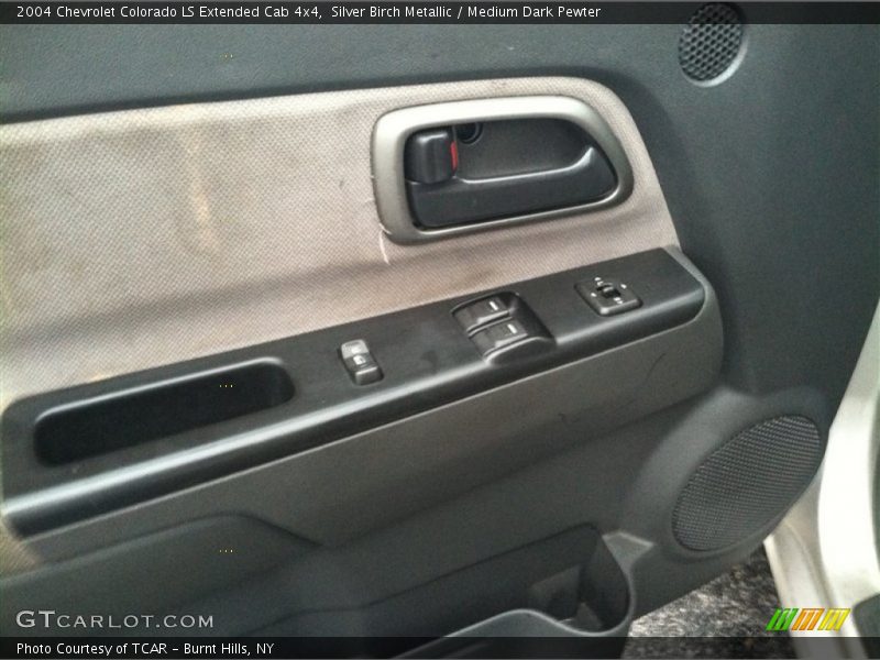 Silver Birch Metallic / Medium Dark Pewter 2004 Chevrolet Colorado LS Extended Cab 4x4