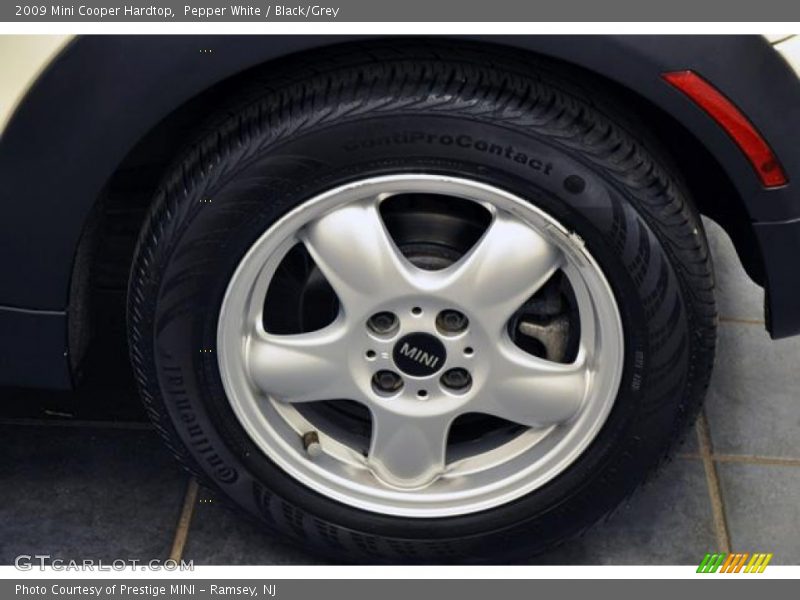 Pepper White / Black/Grey 2009 Mini Cooper Hardtop