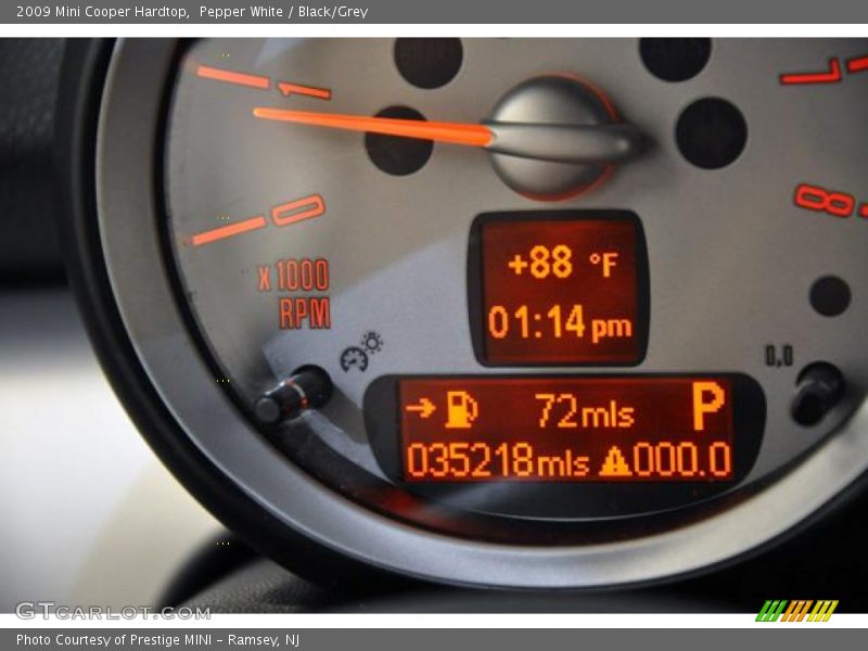 Pepper White / Black/Grey 2009 Mini Cooper Hardtop
