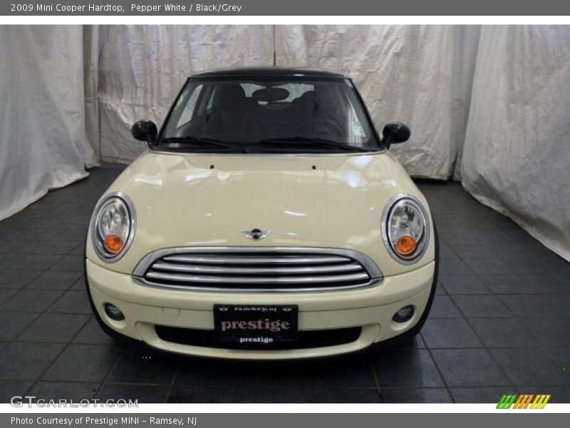 Pepper White / Black/Grey 2009 Mini Cooper Hardtop