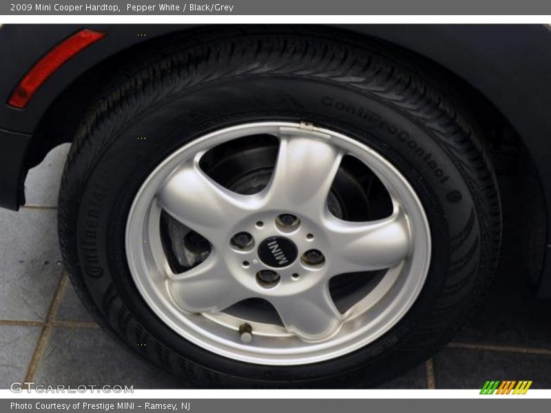 Pepper White / Black/Grey 2009 Mini Cooper Hardtop