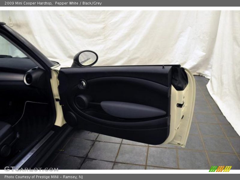 Pepper White / Black/Grey 2009 Mini Cooper Hardtop