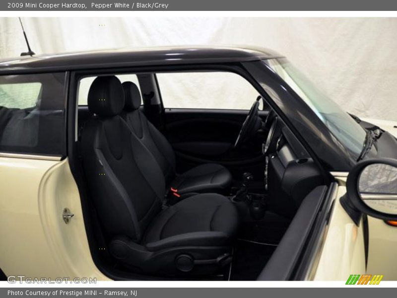 Pepper White / Black/Grey 2009 Mini Cooper Hardtop