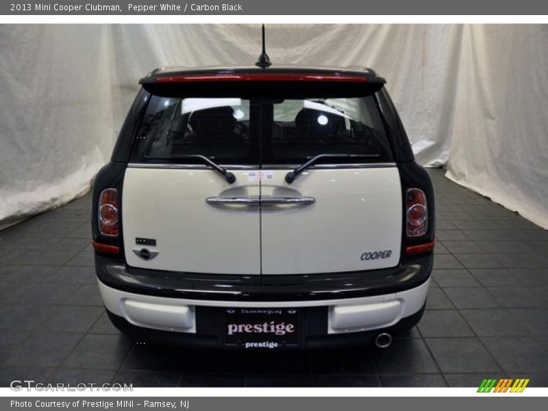 Pepper White / Carbon Black 2013 Mini Cooper Clubman