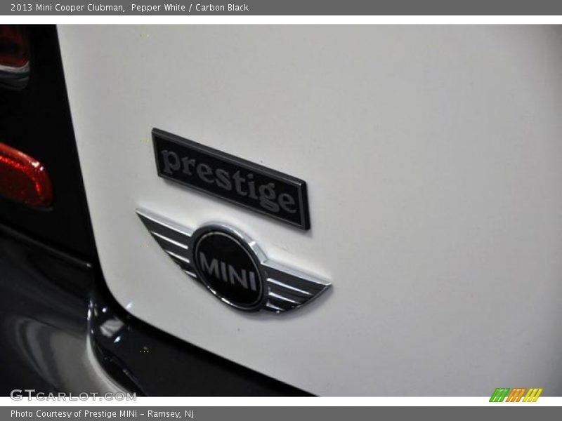 Pepper White / Carbon Black 2013 Mini Cooper Clubman