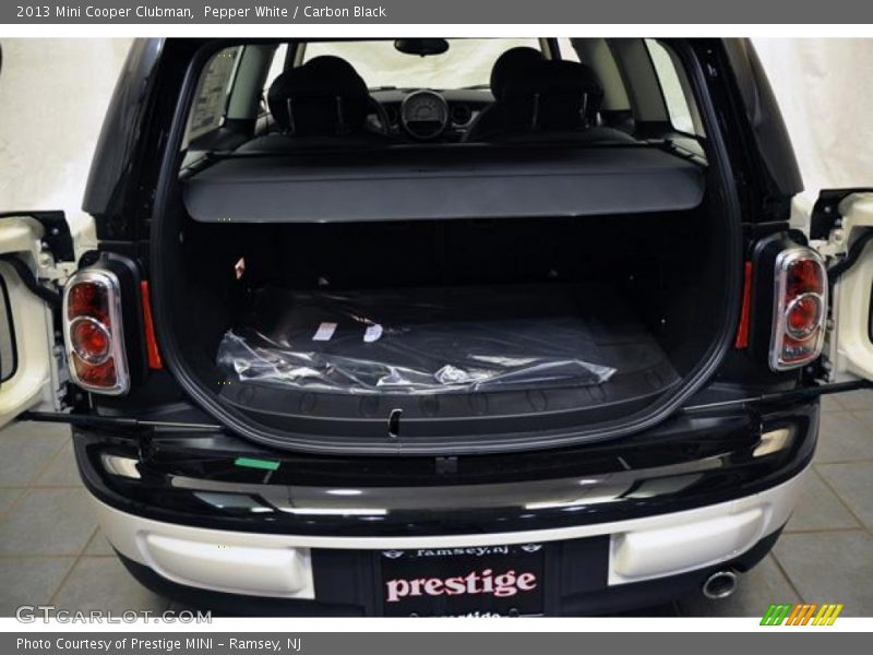 Pepper White / Carbon Black 2013 Mini Cooper Clubman