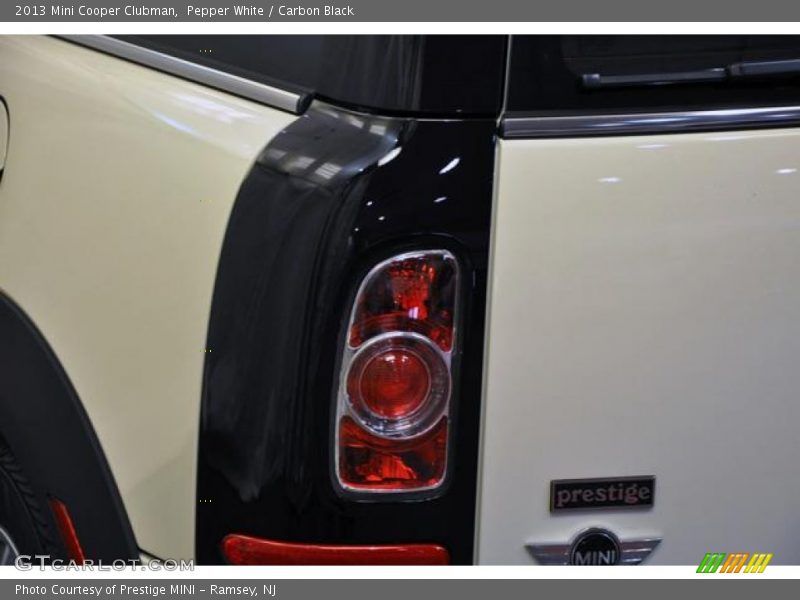 Pepper White / Carbon Black 2013 Mini Cooper Clubman
