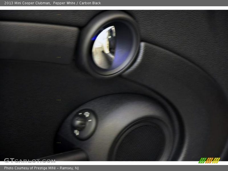 Pepper White / Carbon Black 2013 Mini Cooper Clubman