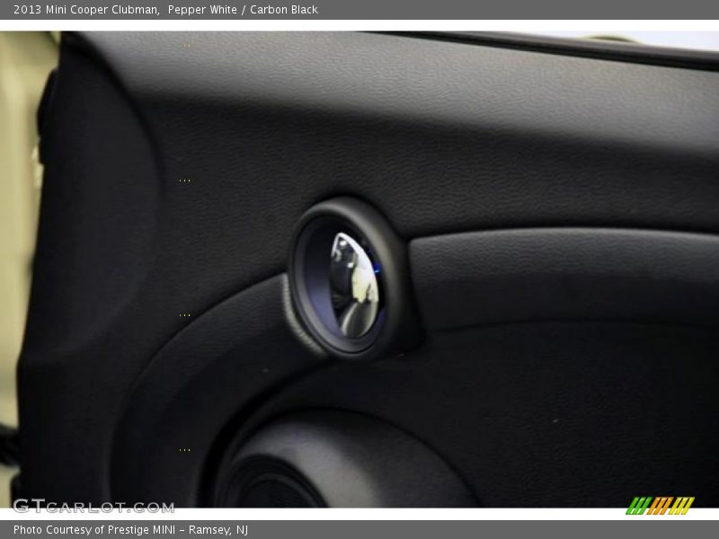 Pepper White / Carbon Black 2013 Mini Cooper Clubman