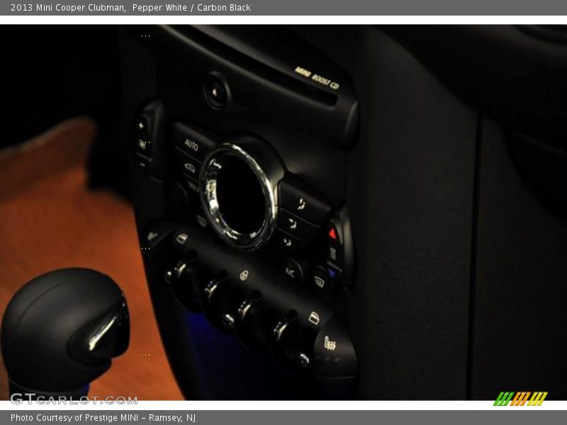 Pepper White / Carbon Black 2013 Mini Cooper Clubman