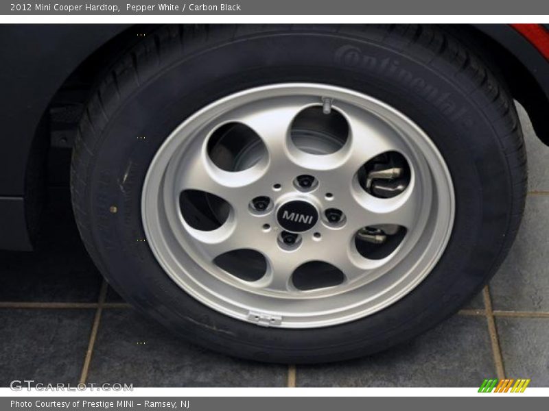 Pepper White / Carbon Black 2012 Mini Cooper Hardtop