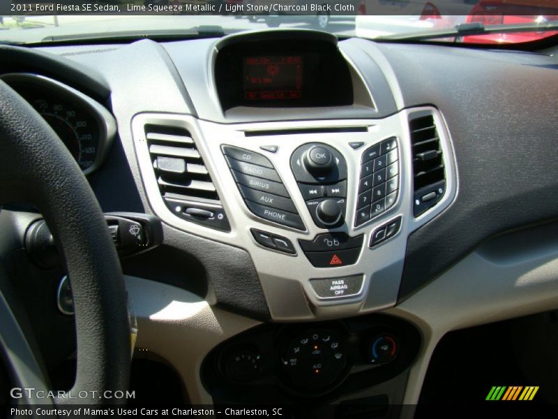 Lime Squeeze Metallic / Light Stone/Charcoal Black Cloth 2011 Ford Fiesta SE Sedan