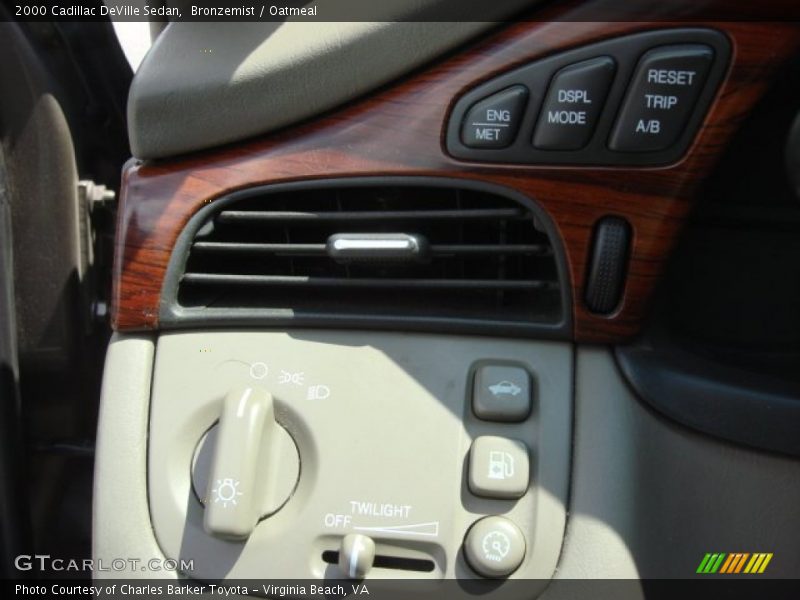 Bronzemist / Oatmeal 2000 Cadillac DeVille Sedan
