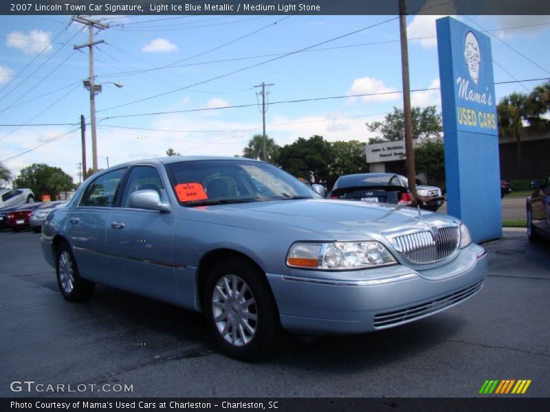 Light Ice Blue Metallic / Medium Light Stone 2007 Lincoln Town Car Signature