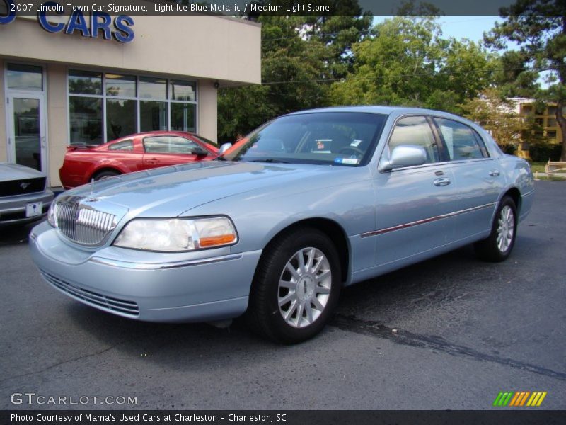 Light Ice Blue Metallic / Medium Light Stone 2007 Lincoln Town Car Signature