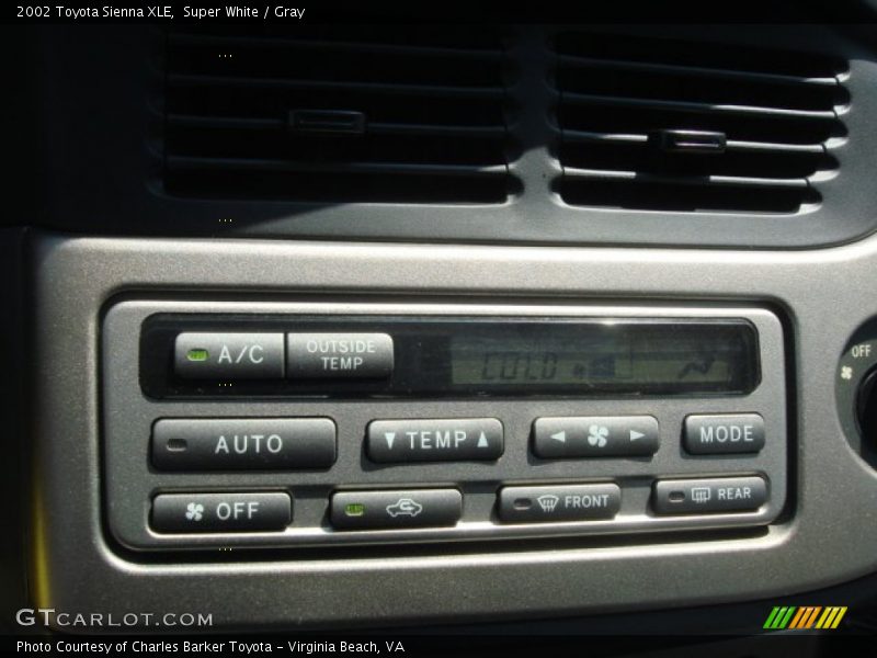 Super White / Gray 2002 Toyota Sienna XLE