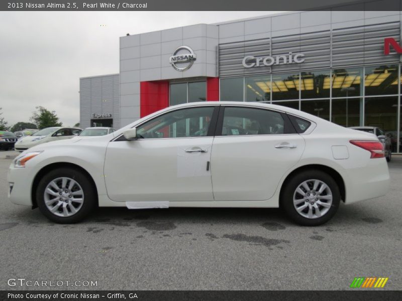 Pearl White / Charcoal 2013 Nissan Altima 2.5