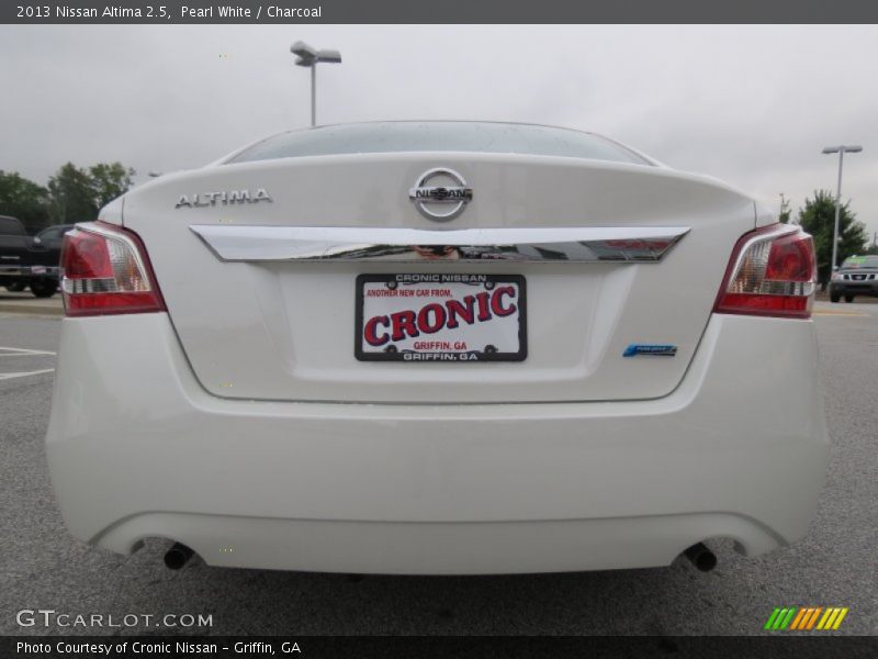 Pearl White / Charcoal 2013 Nissan Altima 2.5