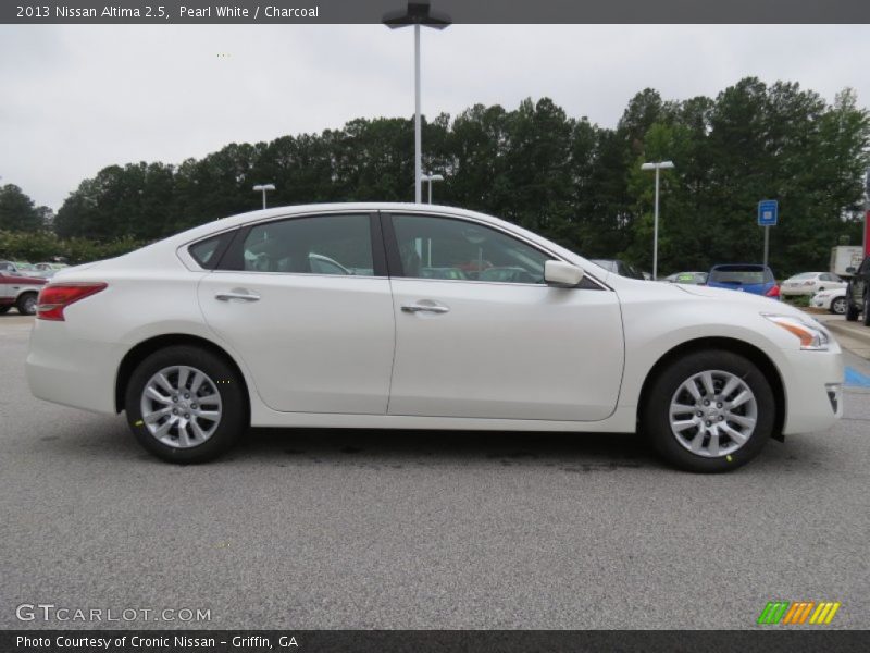 Pearl White / Charcoal 2013 Nissan Altima 2.5