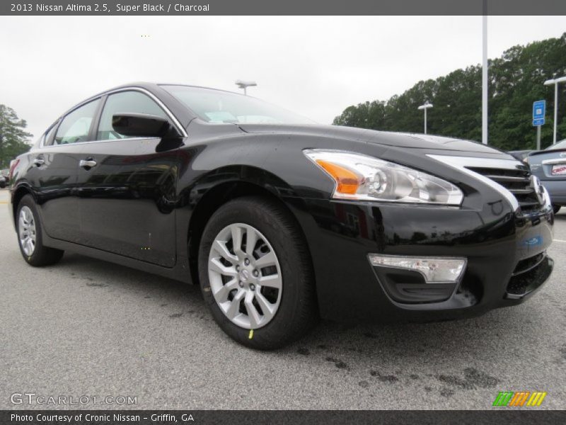 Super Black / Charcoal 2013 Nissan Altima 2.5