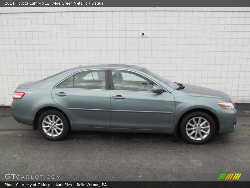 Aloe Green Metallic / Bisque 2011 Toyota Camry XLE