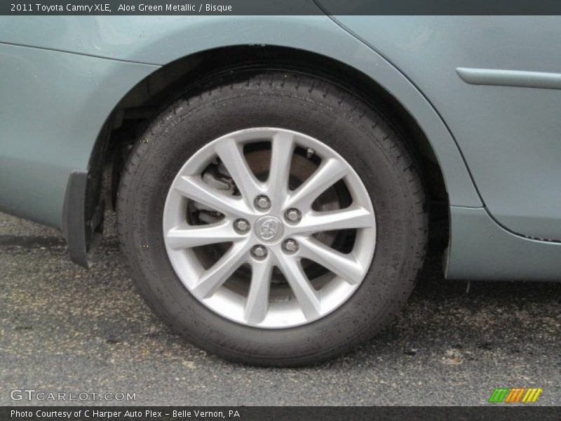 Aloe Green Metallic / Bisque 2011 Toyota Camry XLE