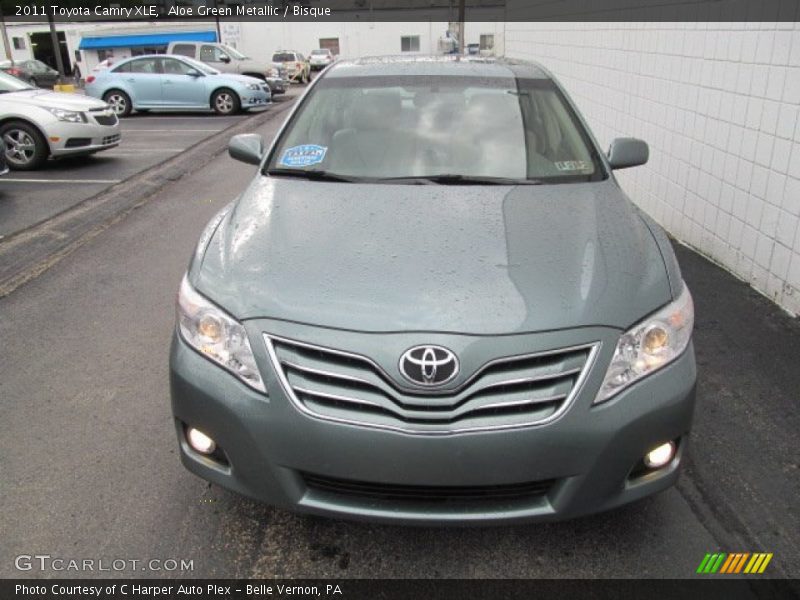 Aloe Green Metallic / Bisque 2011 Toyota Camry XLE