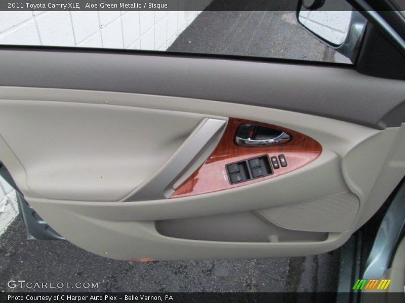 Aloe Green Metallic / Bisque 2011 Toyota Camry XLE
