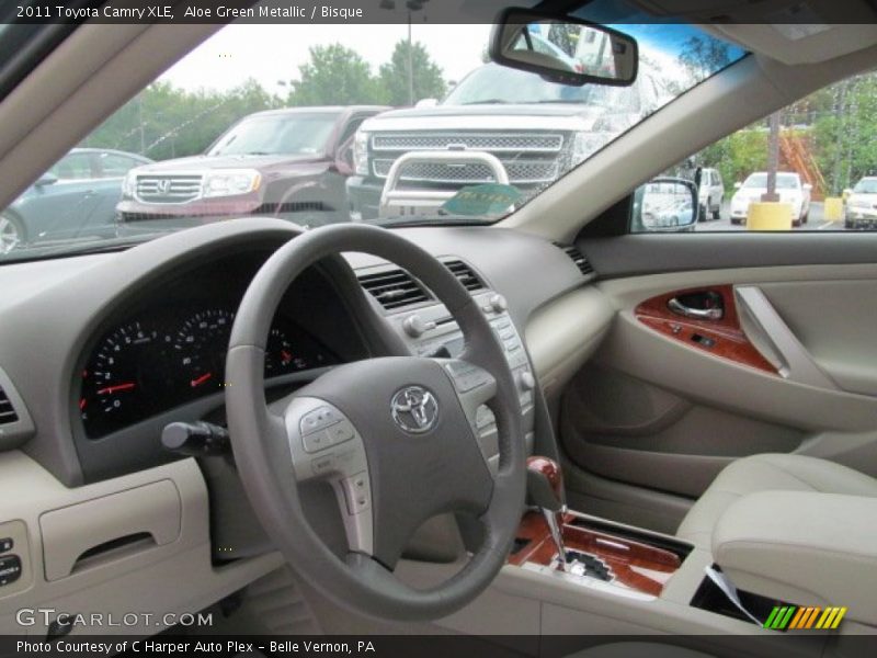 Aloe Green Metallic / Bisque 2011 Toyota Camry XLE