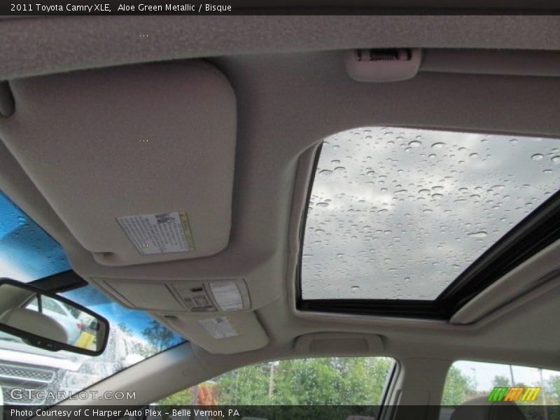 Aloe Green Metallic / Bisque 2011 Toyota Camry XLE