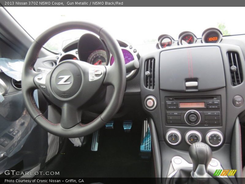 Dashboard of 2013 370Z NISMO Coupe