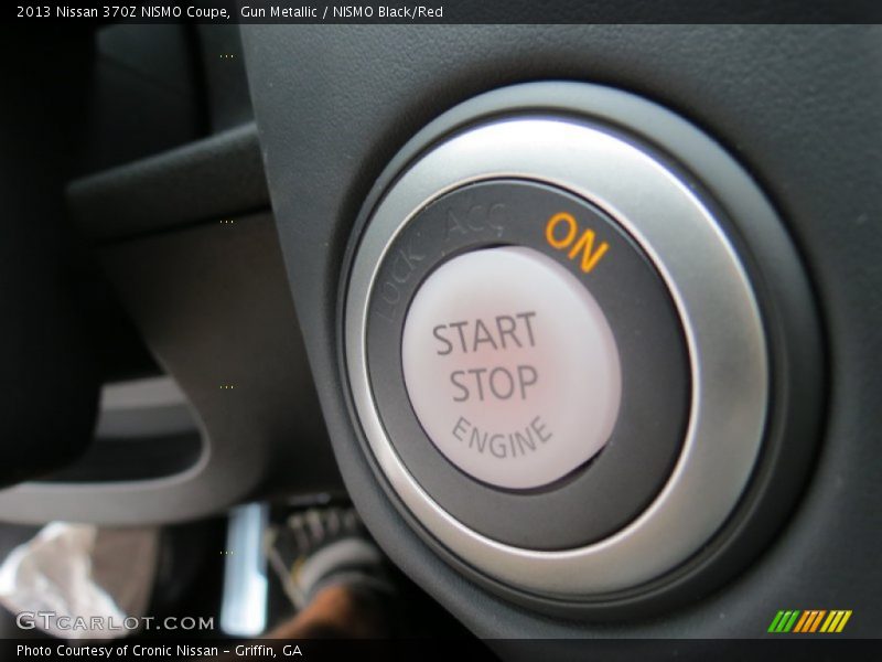 Controls of 2013 370Z NISMO Coupe