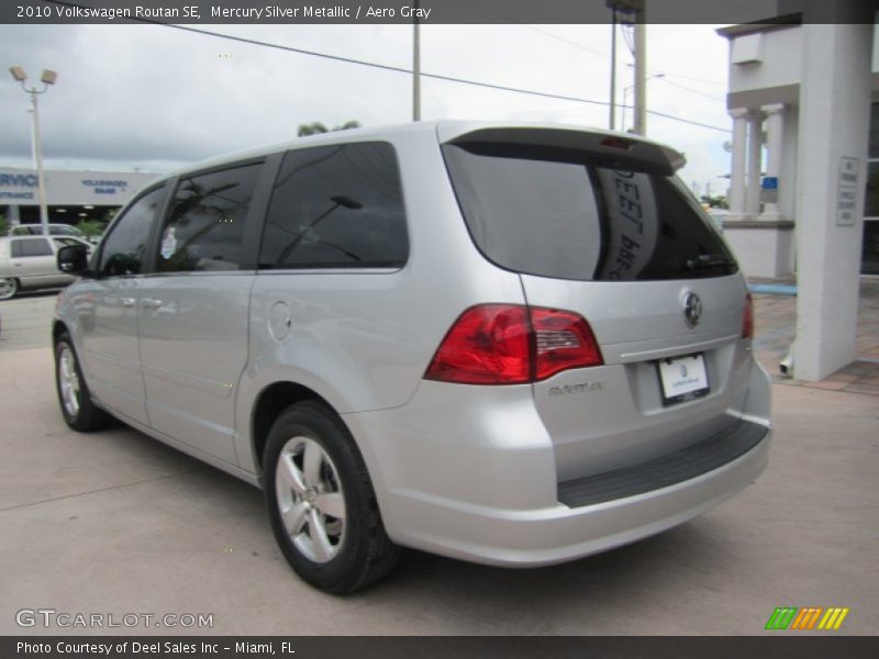 Mercury Silver Metallic / Aero Gray 2010 Volkswagen Routan SE