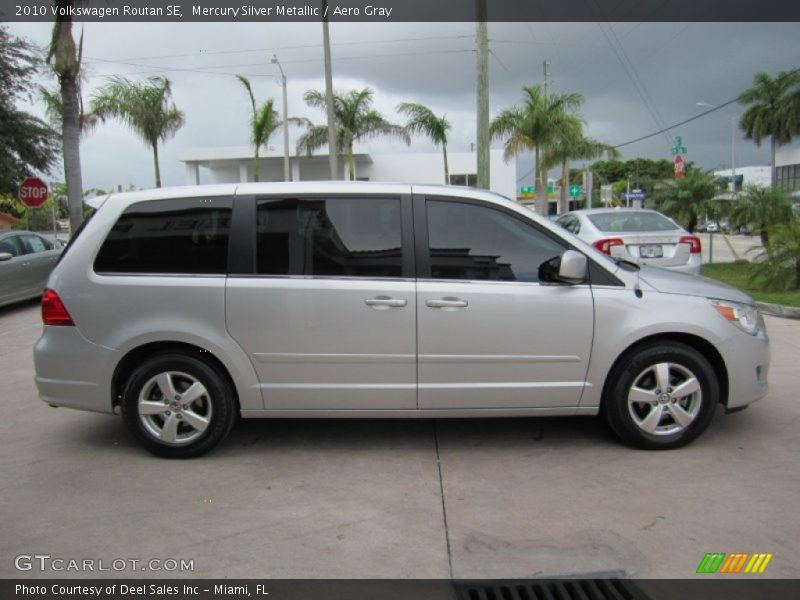 Mercury Silver Metallic / Aero Gray 2010 Volkswagen Routan SE