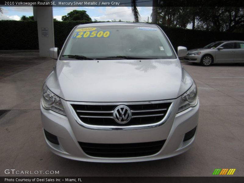 Mercury Silver Metallic / Aero Gray 2010 Volkswagen Routan SE