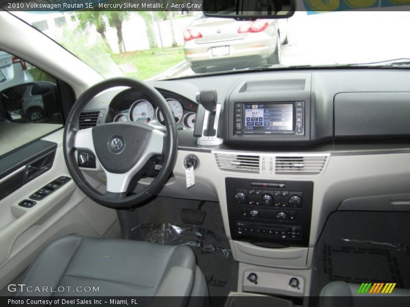 Mercury Silver Metallic / Aero Gray 2010 Volkswagen Routan SE