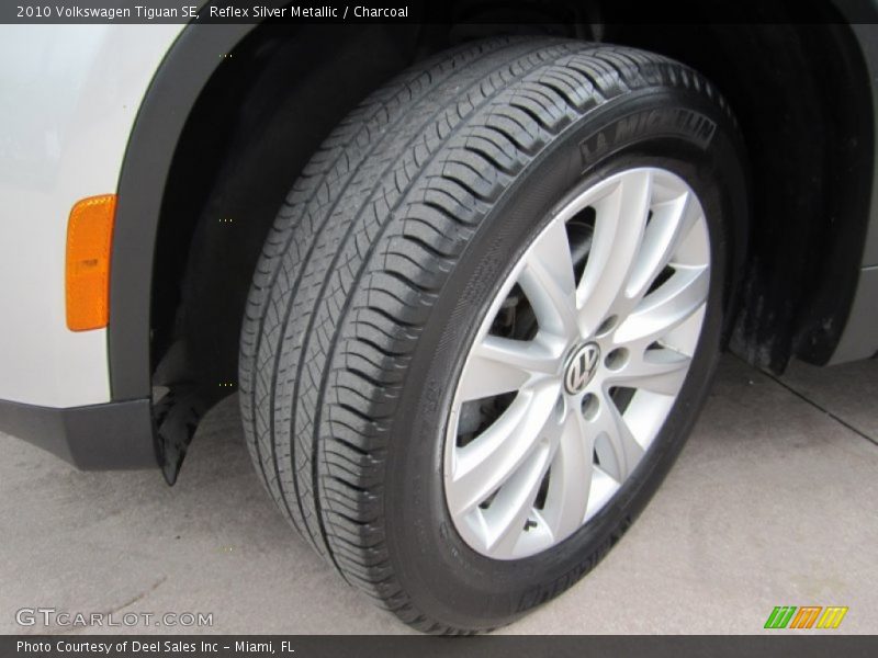 Reflex Silver Metallic / Charcoal 2010 Volkswagen Tiguan SE